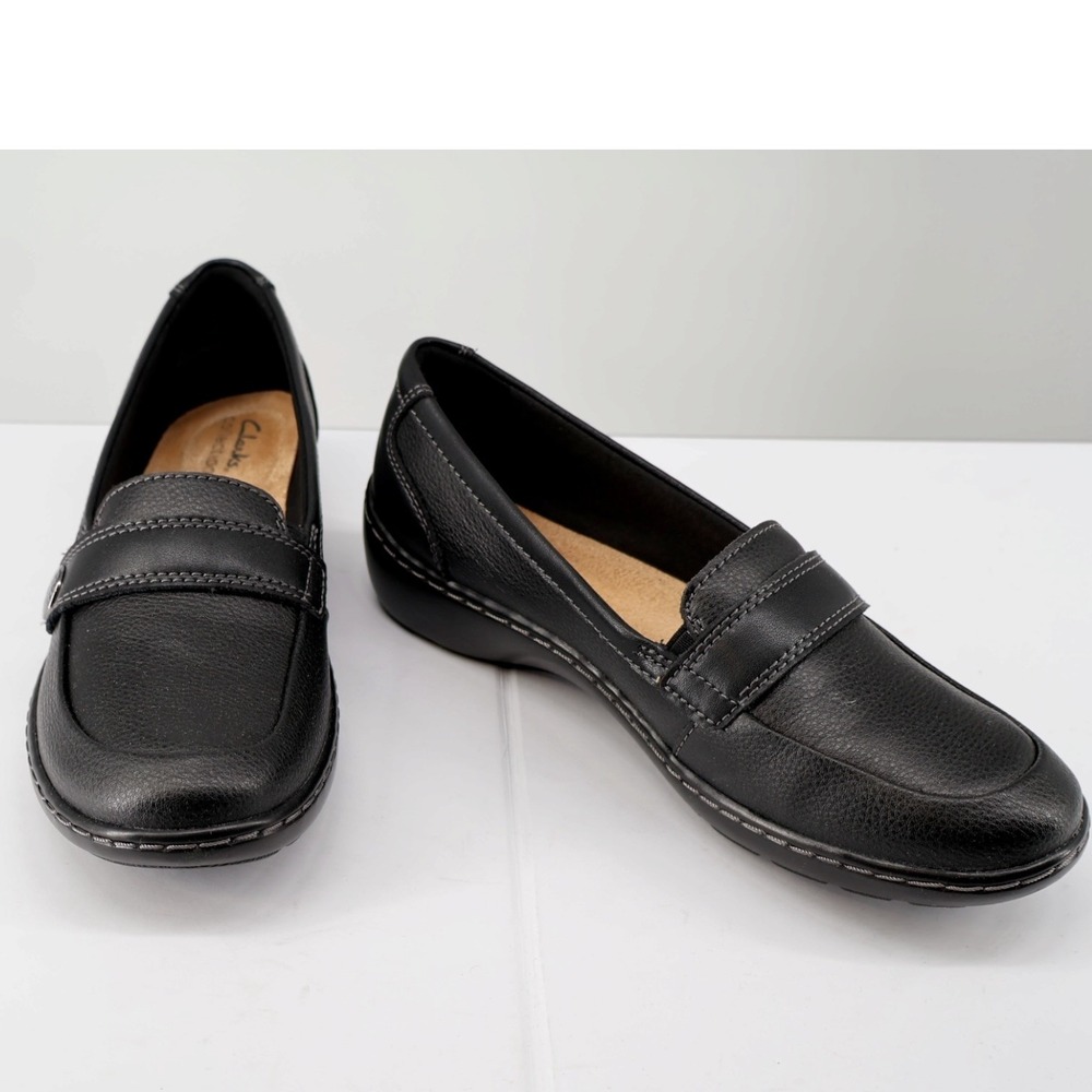 Clarks Cora Daisy Black Tumbled Leather Round Toe Loafers Slip On Comfort 8M NIB